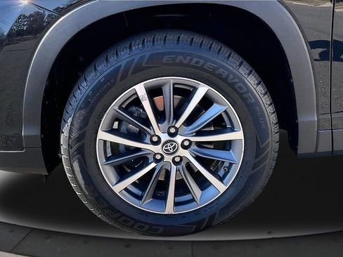 Used 2019 Toyota Highlander XLE image 35