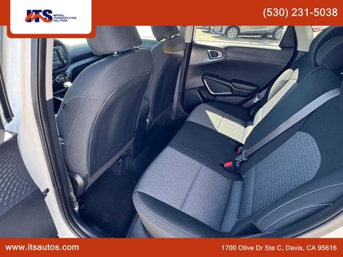 Used 2021 Kia Soul S FWD image 11