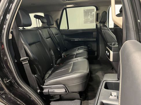 Used 2023 Ford Expedition XLT AWD/4WD image 34