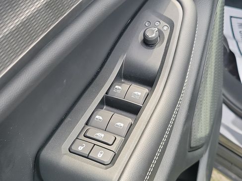 Used 2024 Jeep Grand Cherokee Laredo RWD image 15