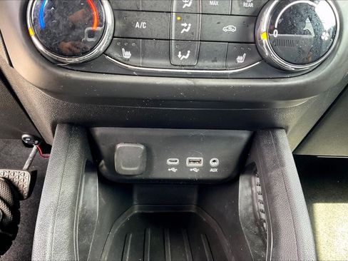 Used 2022 Chevrolet TrailBlazer LT w/ Confidence II Package FWD image 31