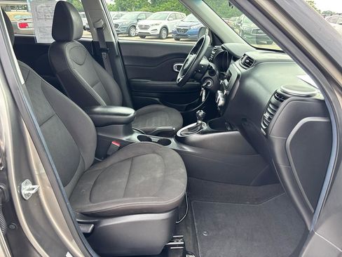 Used 2016 Kia Soul FWD image 22