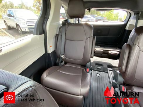 Used 2024 Toyota Sienna Platinum AWD/4WD image 22