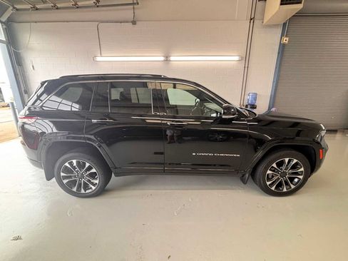 Used 2023 Jeep Grand Cherokee Overland w/ Adv Protech Group III AWD/4WD image 7