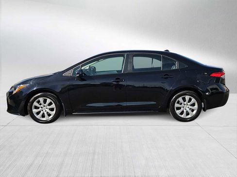 Used 2025 Toyota Corolla LE image 9