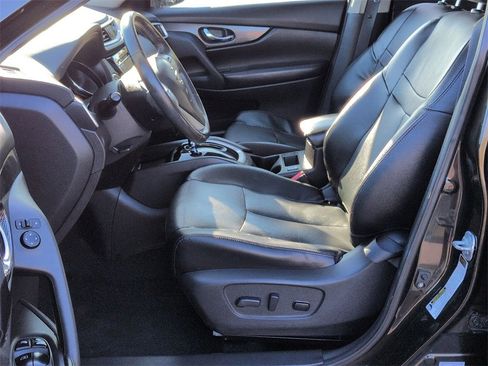 Used 2016 Nissan Rogue SL w/ SL Premium Package image 16