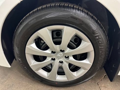 Used 2025 Toyota Corolla LE FWD image 32