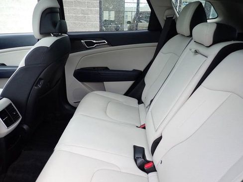 Certified 2025 Kia Sportage EX w/ EX Premium Package AWD/4WD image 17