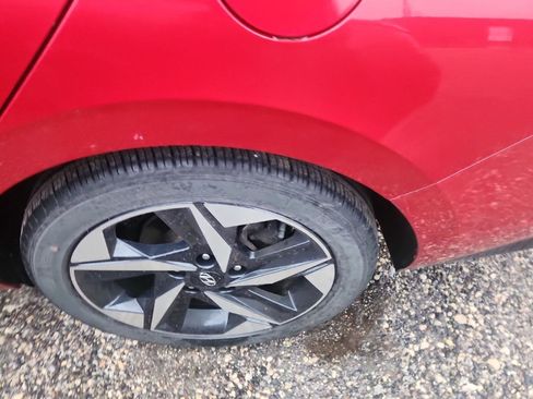 Used 2023 Hyundai Elantra SEL w/ Convenience Package image 6