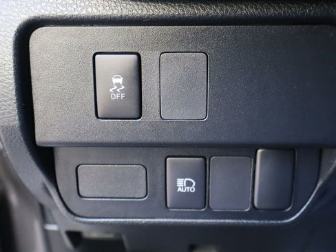 Used 2020 Toyota Tacoma SR image 29