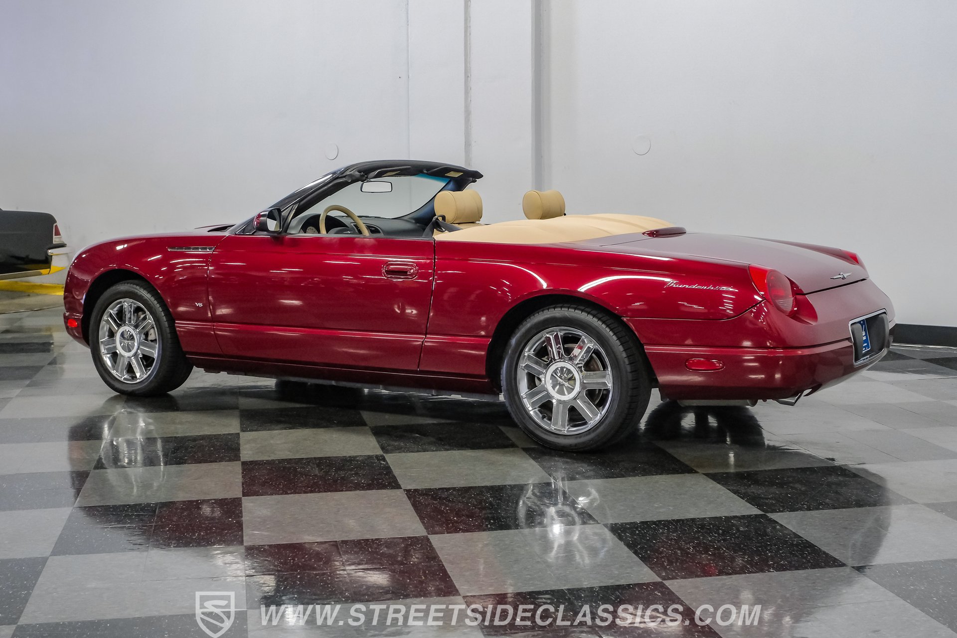 Used 2004 Ford Thunderbird RWD image 7