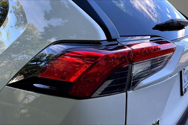 Used 2024 Toyota RAV4 LE AWD/4WD image 23