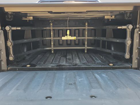 Used 2010 Ford Explorer Sport Trac XLT image 31