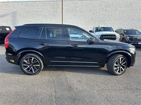 Used 2023 Volvo XC90 T8 Ultimate w/ Lounge Package image 3
