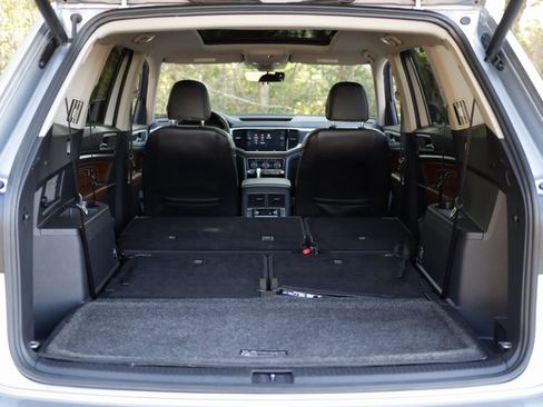 Used 2022 Volkswagen Atlas SEL Premium image 36