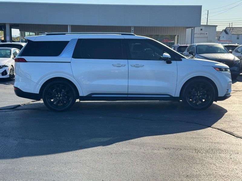 Used 2022 Kia Carnival SX Prestige FWD image 2