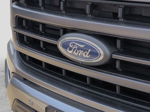 Certified 2023 Ford F150 Lariat w/ Equipment Group 502A High image 24