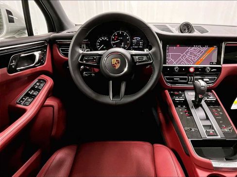 New 2026 Porsche Macan image 13