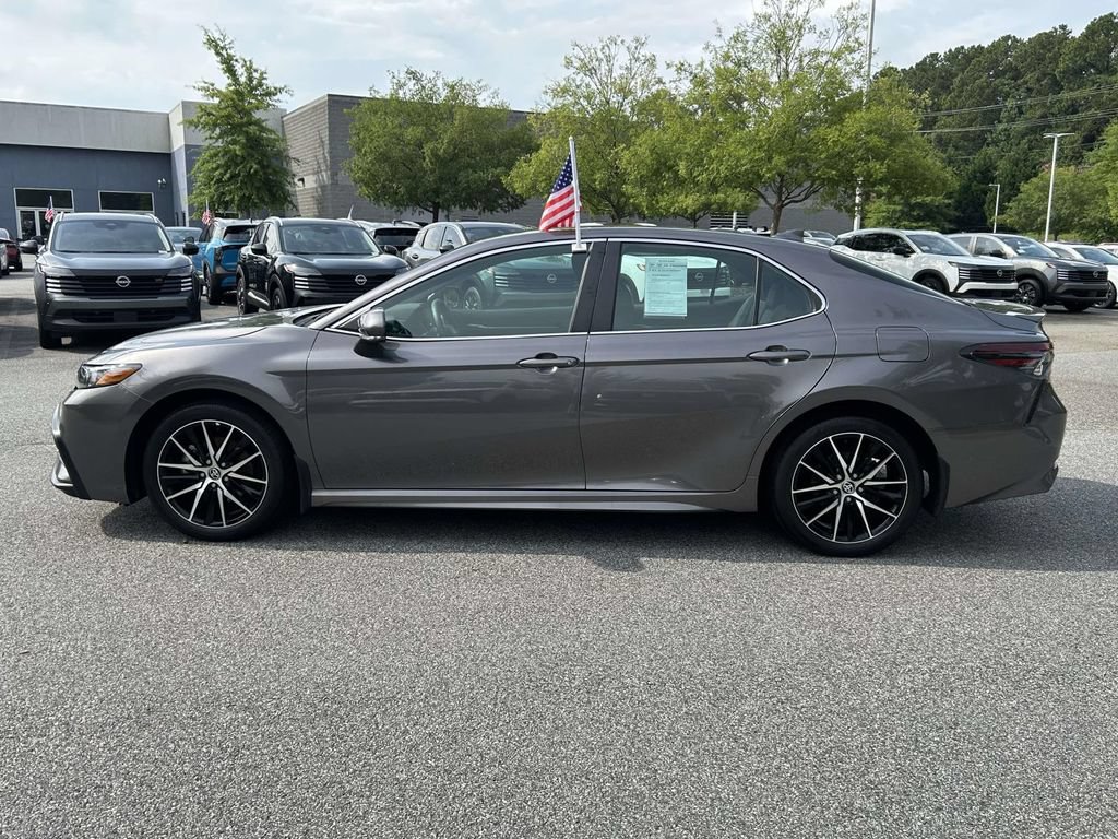 Used 2023 Toyota Camry SE FWD image 3