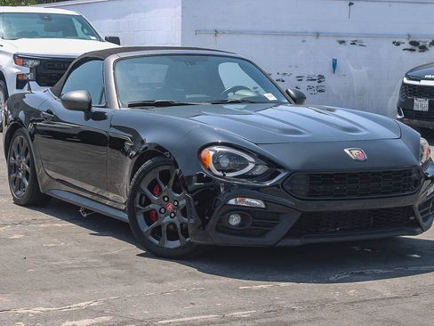 Used 2018 FIAT 124 Spider Abarth RWD image 1