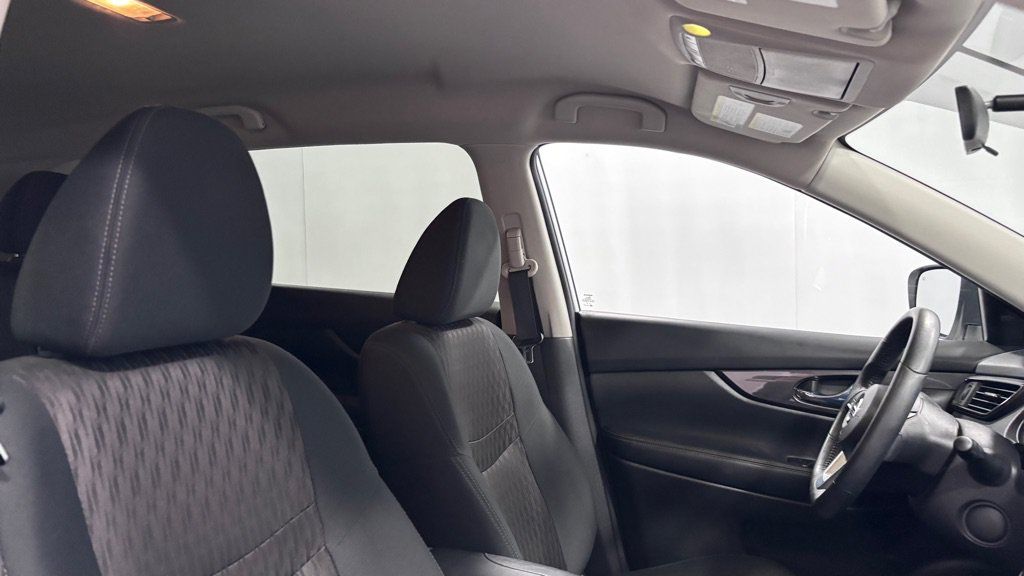 Used 2018 Nissan Rogue SV AWD/4WD image 19