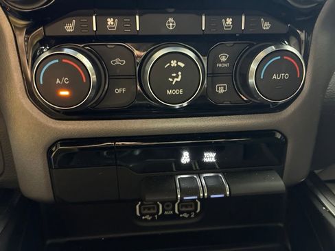 Used 2024 RAM 1500 Laramie AWD/4WD image 20