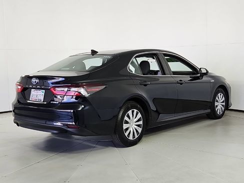Used 2021 Toyota Camry LE FWD image 7