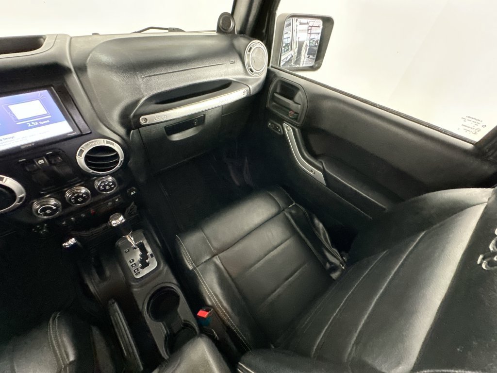 Used 2012 Jeep Wrangler Sahara w/ Connectivity Group AWD/4WD image 11