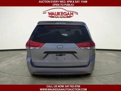 Used 2014 Toyota Sienna L FWD image 5