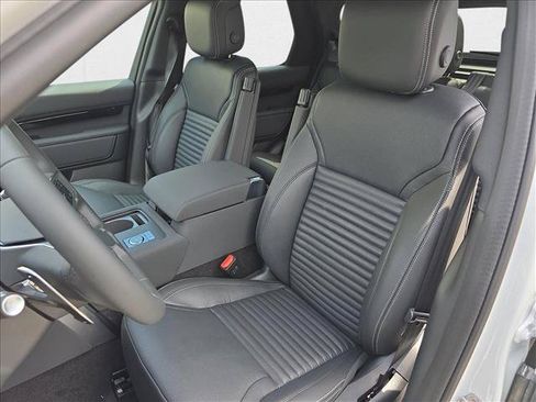 New 2025 Land Rover Discovery S AWD/4WD image 17