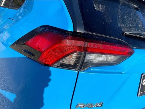 Used 2019 Toyota RAV4 LE image 28