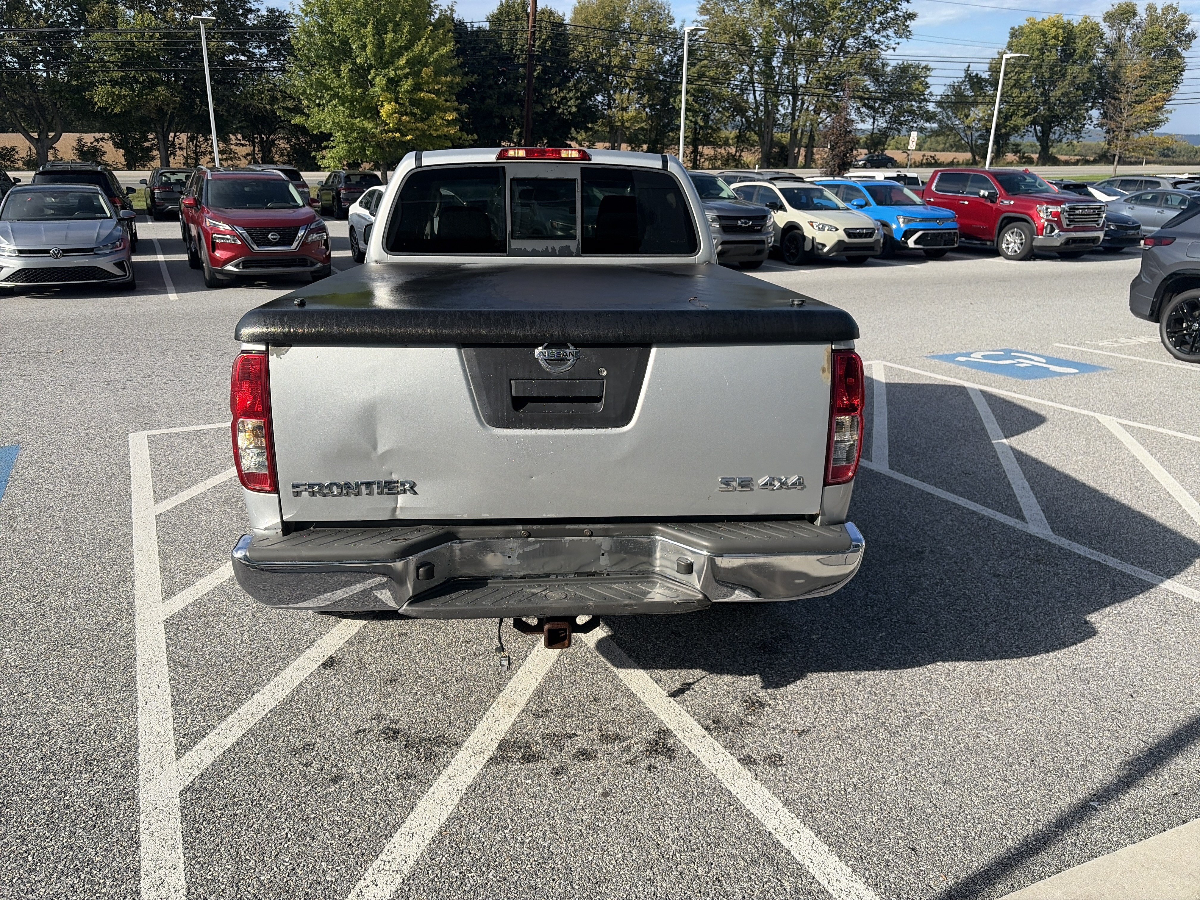 Used 2007 Nissan Frontier SE w/ SE Value Truck Pkg AWD/4WD image 6