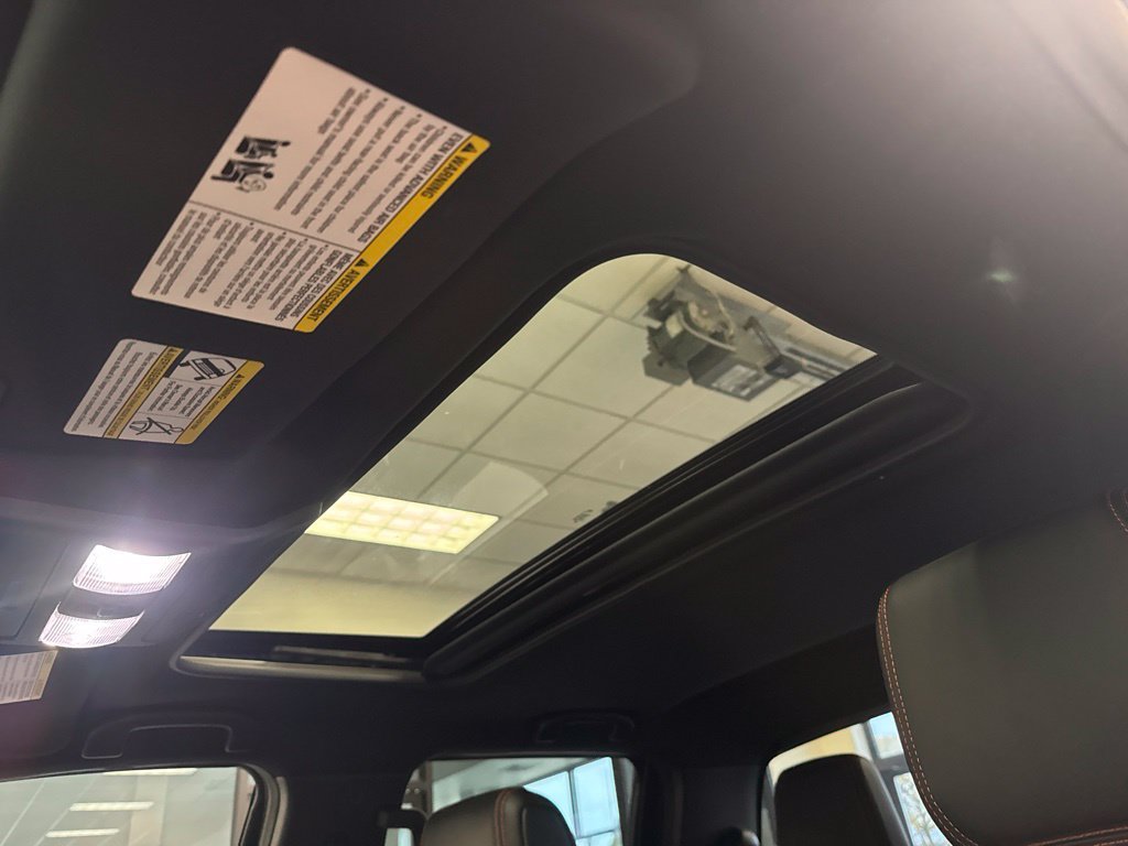 Used 2023 Nissan Frontier PRO-4X w/ Pro-4X Premium Package AWD/4WD image 19