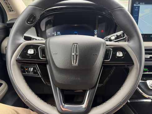 Used 2025 Lincoln Corsair AWD w/ Equipment Group 101A image 26