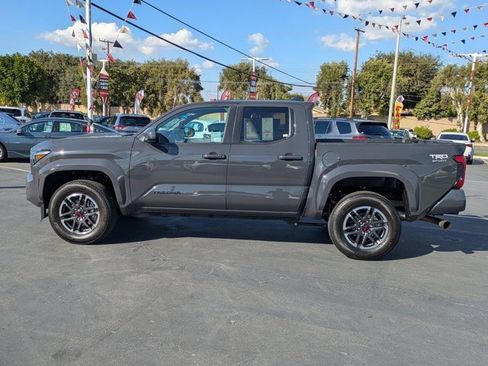 Used 2025 Toyota Tacoma TRD Sport image 12