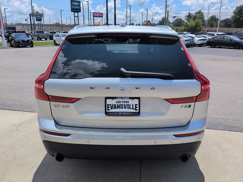 Used 2020 Volvo XC60 T5 Momentum w/ Protection Package Premier AWD/4WD image 6