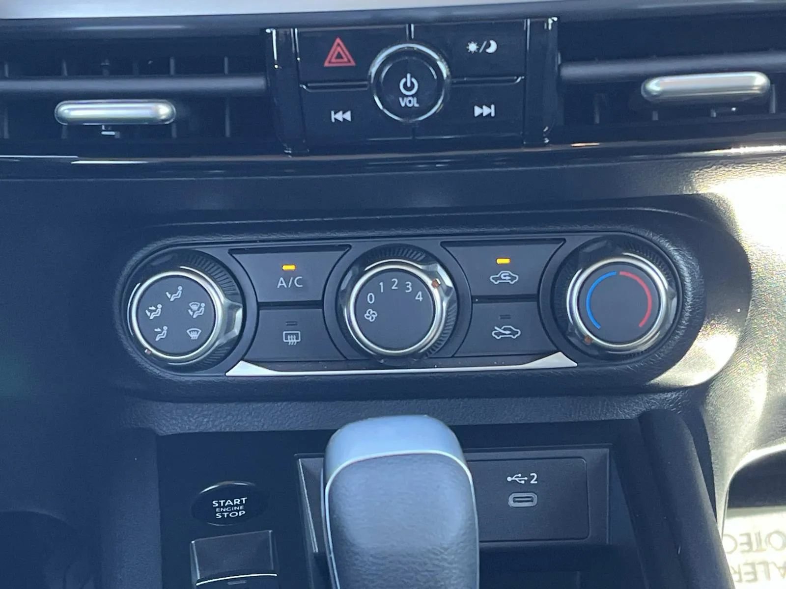 Used 2025 Nissan Kicks SV w/ Illumination Package FWD image 15