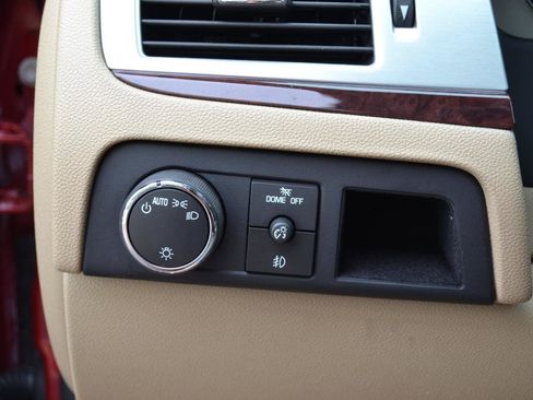Used 2014 Cadillac Escalade Premium AWD/4WD image 16