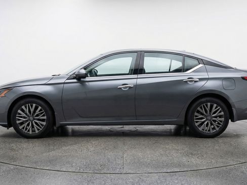 Used 2025 Nissan Altima 2.5 SV image 5
