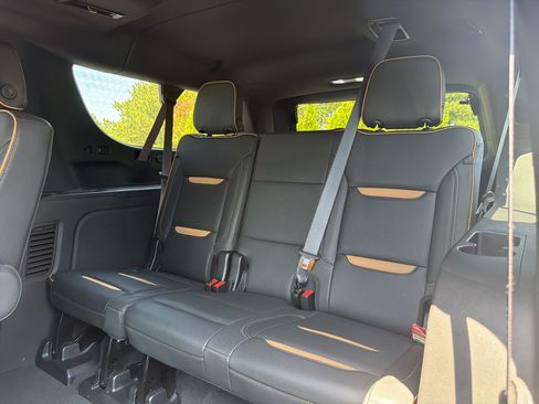 Used 2023 GMC Yukon XL AT4 w/ AT4 Premium Package AWD/4WD image 10