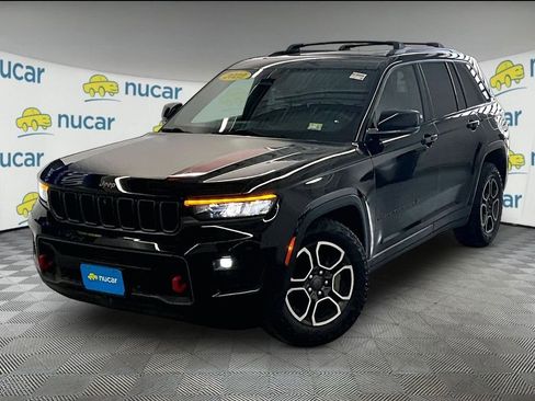 Used 2022 Jeep Grand Cherokee Trailhawk AWD/4WD image 3