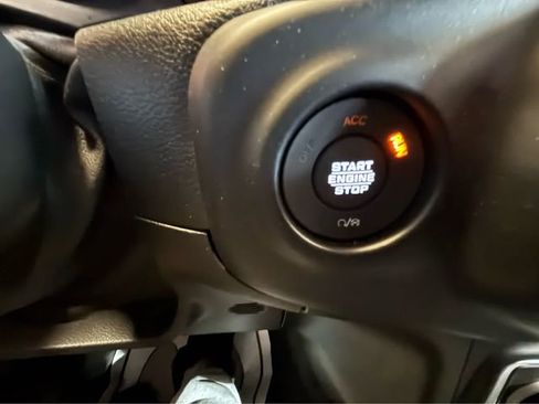 Used 2020 Jeep Wrangler Sport AWD/4WD image 15