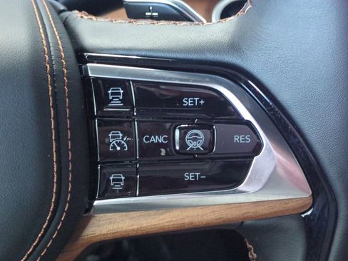 New 2025 Jeep Grand Cherokee Summit image 29