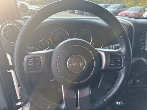 Used 2018 Jeep Wrangler Unlimited Sahara image 14