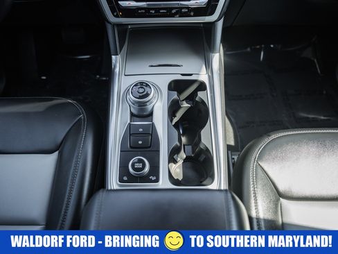 Used 2022 Ford Explorer XLT w/ Equipment Group 202A image 30