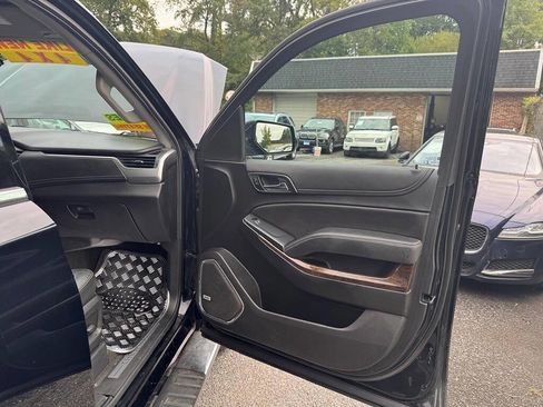 Used 2018 Chevrolet Suburban LT w/ LT Signature Package image 36