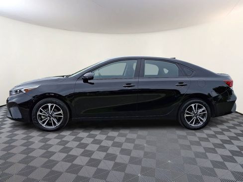 Used 2023 Kia Forte LXS w/ LXS Technology Package FWD image 8