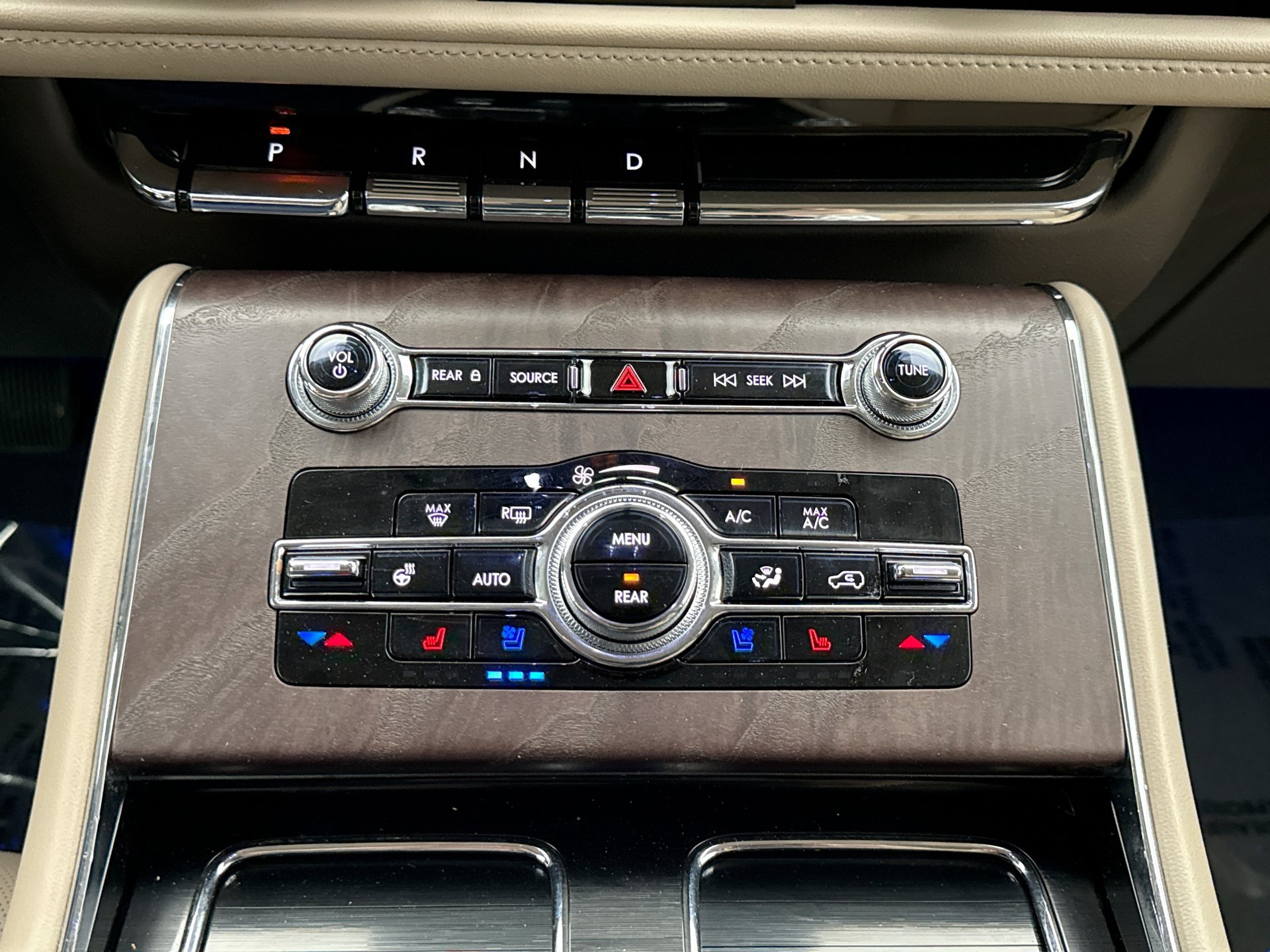 Used 2023 Lincoln Aviator Reserve w/ Equipment Group 201A AWD/4WD image 25