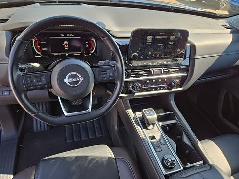 Used 2022 Nissan Pathfinder Platinum image 19