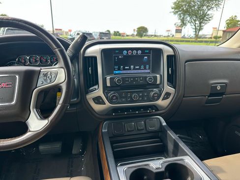 Used 2017 GMC Sierra 1500 SLT w/ SLT Premium Package AWD/4WD image 3